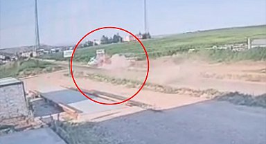 Çocukların bulunduğu otomobilin takla attığı kaza kamerada: 1 ölü, 4 yaralı