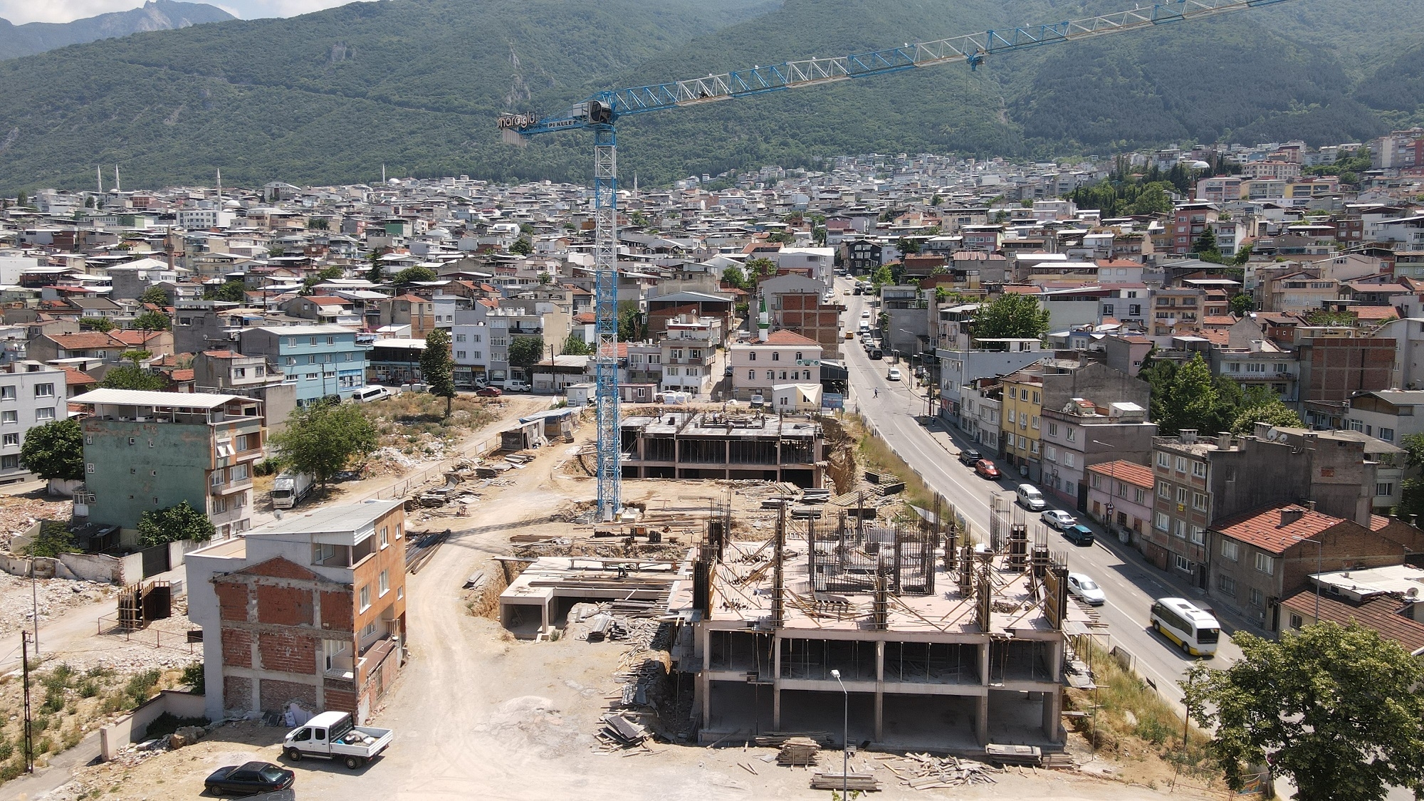 DAVUTKADI’DA YENİ BİR YAŞAM ALANI YÜKSELİYOR