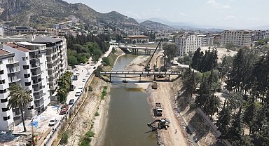 Depremde zarar gören Asi Nehri'nde ıslah çalışması başlatıldı