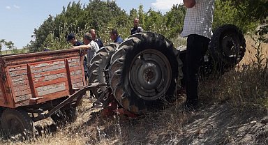Devrilen traktörün altında kalan sürücü hayatını kaybetti
