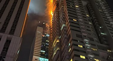 Dubai'de 67 katlı gökdelende yangın çıktı