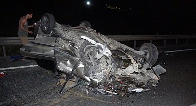 Düğüne giderken kazada eşi ile birlikte yaşamını yitirdi, bebeği ağır yaralandı