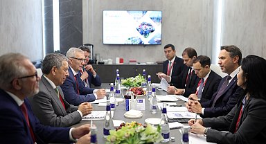 Enerji ve Tabii Kaynaklar Bakanı Alparslan Bayraktar, Rusya'da