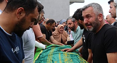 Erzurum'da taş ocağındaki göçükte ölen 3 işçi toprağa verildi