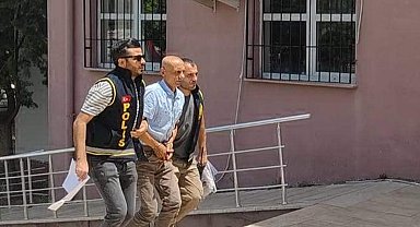 Eşini bıçakla ağır yaraladı