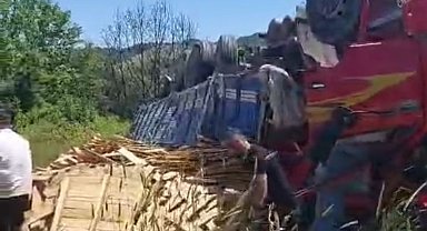 Freni boşalan kamyon devrildi; 1 yaralı