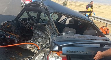 Gaziantep'te 2 otomobil çarpıştı: 1 ölü, 1 yaralı