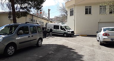 Gaziantep'te kapısı kilitli odada ölü bulunan anne ve kızının cenazeleri teslim edildi