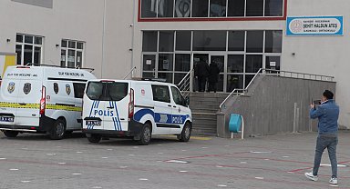 Gönül ilişkisi yaşadığı öğretmeni okulda silahla yaralayan kadına 8 yıl 4 ay hapis