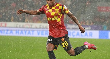 Göztepe'de Miroshi'ye Alman kancası