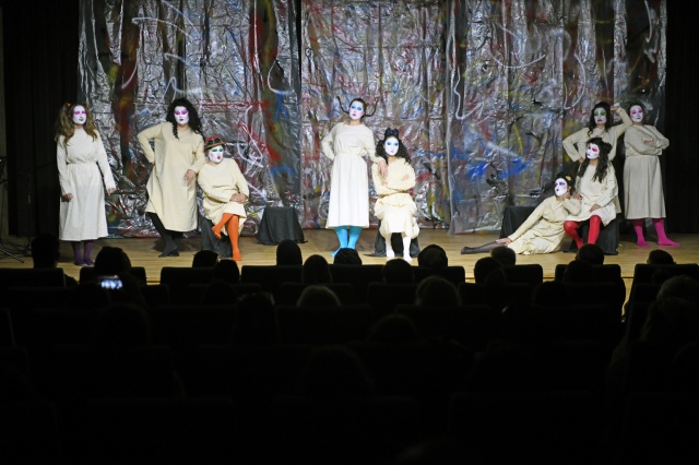 ‘Hiç Kimsenin Hikayesi’ Oyunu Osmangazi’de Sahnelendi