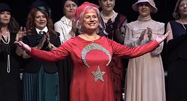 Hiç müzik eğitimi almayan 175 kadın, çıktıkları sanat yolculuğunda 11 ülkede konser verdi