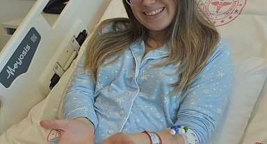 Hiperhidroz hastası üniversiteli Fatma Rabia, sağlığına kavuştu