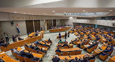 Hollanda erken seçim için 29 Ekim'de sandık başına gidecek