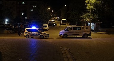 İki yıl önce kendisini tüfekle yaralayan husumetlisini tabancayla vurdu