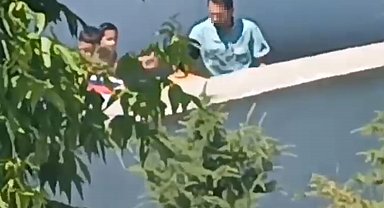 İlkokul bahçesinde müdür yardımcısından öğrenciye tokat