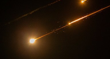 İran, İsrail'e yeni füze saldırıları gerçekleştirdi