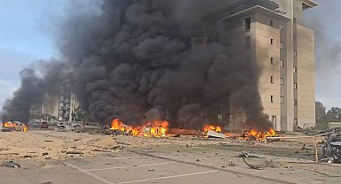 İran, İsrail'in güneyindeki Beerşeba kentini füzelerle vurdu