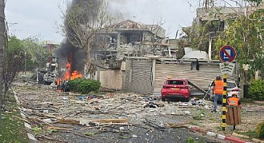 İran'dan, İsrail'e misilleme; Tel Aviv ve Hayfa'da patlama sesleri duyuluyor Ek bilgi ve videoyla