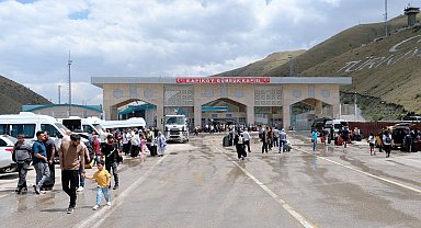 İran'dan Van'a gelen Kanada, Filipinler ve Tayland vatandaşları ülkelerine gidiyor