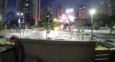 İran'ın İsrail'e fırlattığı balistik füzeler bazı kentlere isabet etti