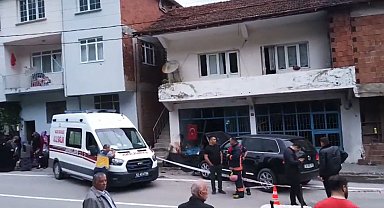 İş yerinin önünde bekleyen akraba 2 kişi, cipin çarpmasıyla öldü