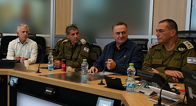 İsrail Savunma Bakanı Katz: Orduya saldırıların yoğunluğunu artırma talimatı verdik