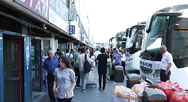 İstanbul- 15 Temmuz Demokrasi Otogarı'nda bayram yoğunluğu sürüyor