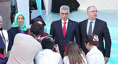 İstanbul - Bakan Memişoğlu, Sağlık Bilimleri Üniversitesi'nin mezuniyet törenine katıldı