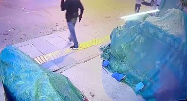 İstanbul - Başakşehir'de girdikleri iş yerinde açamadıkları kasayı taşıyarak çaldılar