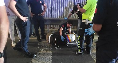 İstanbul- Beşiktaş'ta otomobile çarpan motosiklet sürücüsü yola savruldu