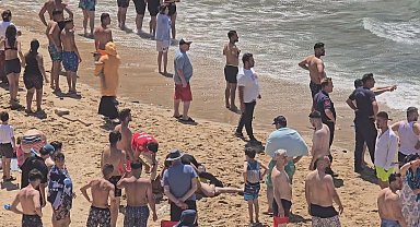 İstanbul - Beykoz'da denizde boğulma tehlikesi geçiren 3 kişi kurtarıldı, kaybolan 1 kişi aranıyor