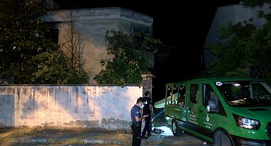 İstanbul- Beylikdüzü'nde, manzarayı izlemek için metruk villaya girdiler; erkek cesediyle karşılaştılar