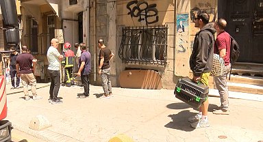 İstanbul - Beyoğlu'nda 5 katlı binanın bodrum katında çıkan yangın söndürüldü