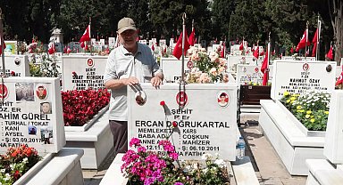 İstanbul - Edirnekapı Şehitliği'nde buruk Babalar Günü