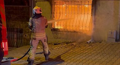 İstanbul - Esenyurt'ta 5 katlı binada yangın: 14 kişi kurtarıldı