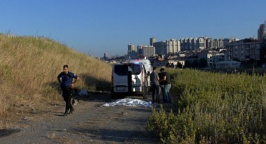 İstanbul - Esenyurt'ta cesedi bulunan kişinin borsada para kaybettiği için kredi çektiği iddia edildi
