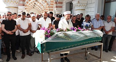 İstanbul- Eski nişanlısı tarafından öldürülen 5,5 aylık hamile Oya'nın cenazesi defnedildi Metin eklendi