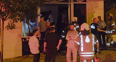 İstanbul- Fatih'te 5 katlı otelde yangın: 4 kişi kurtarıldı