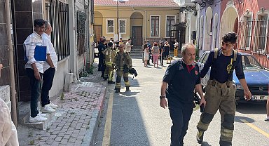 İstanbul- Fatih'te kısmen çöken bina belediye ekipleri tarafında mühürlendi Geniş haber- aktüel görüntü