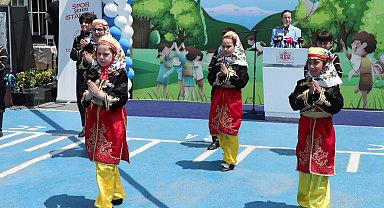 İstanbul - İstanbul Valisi Gül, 'Geleneksel Çocuk Oyunları Festivali'ne katıldı