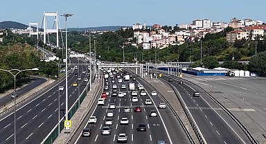 İstanbul- İstanbul'da bayram trafiği havadan görüntülendi