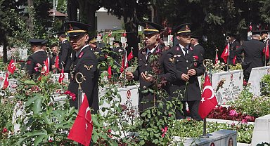 İstanbul- Jandarma Genel Komutanlığı'nın 186'ncı yıl dönümünde Edirnekapı Şehitliği'nde anma töreni düzenlendi