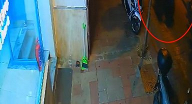 İstanbul-Kağıthane'de iki kardeşin alacaklılarının evini kurşunladığı anlar kamerada