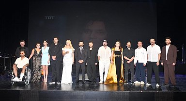 İstanbul- Kayahan, AKM'de şarkılarıyla anıldı