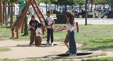 İstanbul - Kurban Bayramı'nı İstanbul'da geçirenler sahillere akın etti