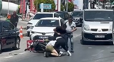 İstanbul - Maltepe'de trafikte kavga kamerada