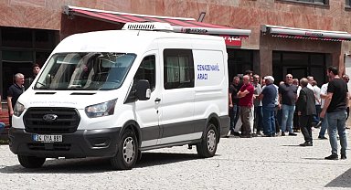 İstanbul - Maltepe'de yol verme kavgasında aldığı darbe sonrası hayatını kaybeden Erkan Temiz toprağa verildi