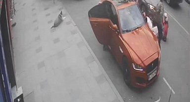 İstanbul - Silivri'de motosikletli park halindeki aracın açılan kapısına çarparak yere düştü