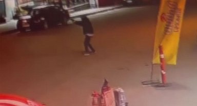 İstanbul- Sultangazi'de iş yerine silahlı saldırı kamerada